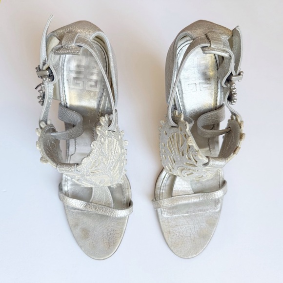 GIVENCHY METALLIC SILVER CRACKED LEATHER OPEN TOE CHUNKY HEELS - Picture 5 of 11
